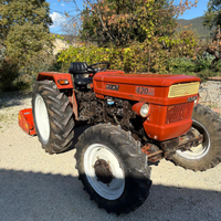 Trattore fiat 420 DT con vari attrezzi