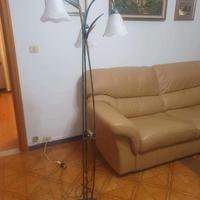 Piantana classica da terra con 3 luci