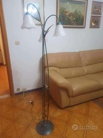 Piantana classica da terra con 3 luci