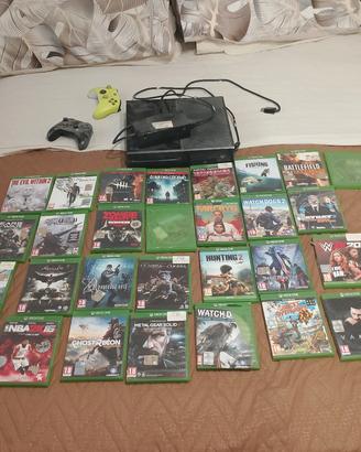 Xbox One  condizioni nuove incluso 2Joystick