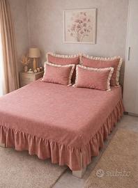Set Copriletto Matrimoniale con Volant  + Cuscini
