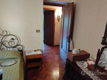 App.to di mq 132 con cantina garage zona Ospedale