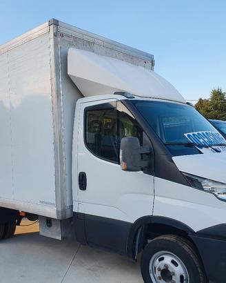 IVECO DAILY  CON CASSA RUOTE GEMELLATE 