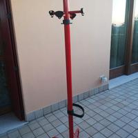 Attaccapanni in metallo rosso lucido
