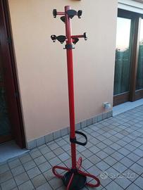 Attaccapanni in metallo rosso lucido