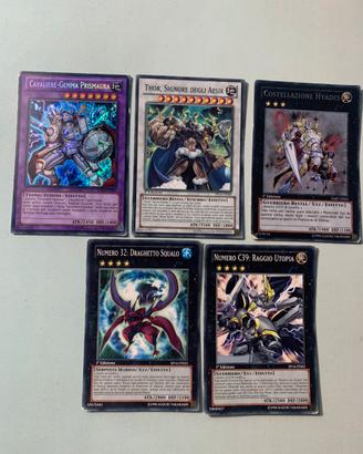 Deck Yu-Gi-Oh di 5 carte rare:Numeri 32 e 39 + tre