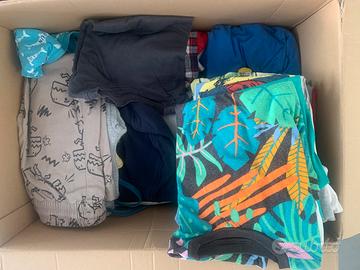 Stock vestiti bambino