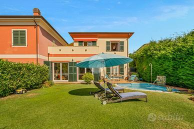 VILLA SINGOLA A LA SPEZIA