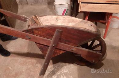CARRIOLA IN LEGN0 DA GIARDINO