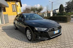 AUDI A4 Avant 30 TDI/136 CV S tronic Business Ad