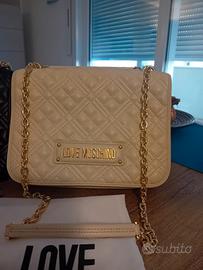 pochette color panna love moschino