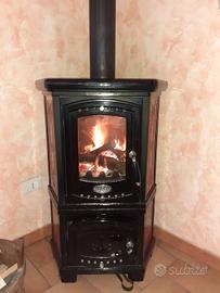 Stufa a legna in ceramica 