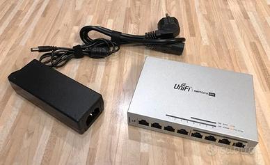 Ubiquiti Switch UniFi 8 Poe con splitter