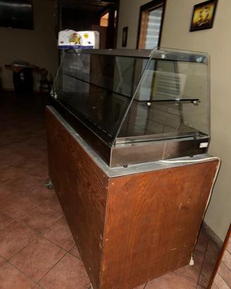 Vetrina calda carrellata