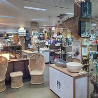 Storica attività di arredi no bar