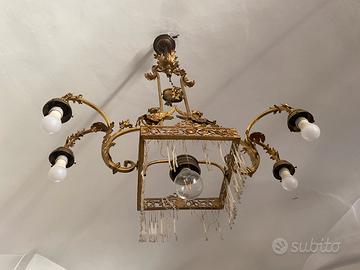 Lampadario antico in bronzo