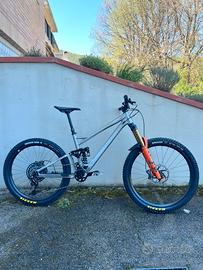 Banshee Titan taglia M