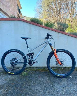 Banshee Titan taglia M