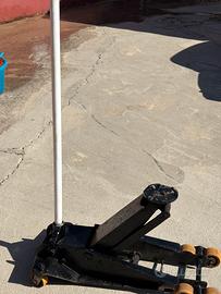 Cric auto funzionante