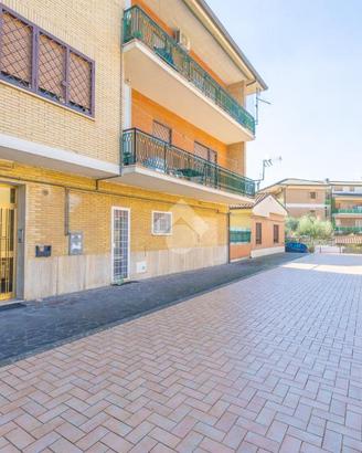 3 LOCALI A MONTE PORZIO CATONE