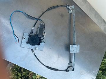 Alzavetri suzuki vitara prima serie