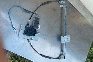 Alzavetri suzuki vitara prima serie