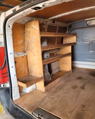SCAFFALATURA IN LEGNO PER FURGONE