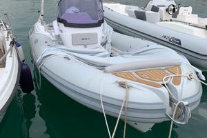 Gommone Salpa Soleil 23 + rimorchio – Come nuovo