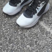 Scarpe da basket Under Armour Taglia 39 come nuove