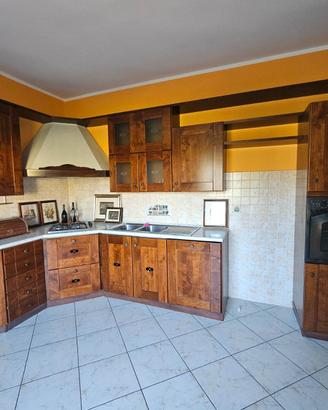 cucina in legno buono