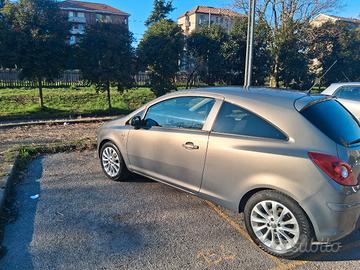 opel corsa  adatta per neopatentati 