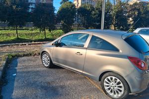 opel corsa  adatta per neopatentati 