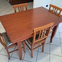 Tavolo in legno allungabile