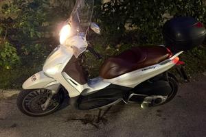 Beverly 300 ie anno 2010-2011