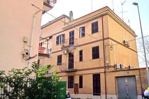 2 LOCALI A ROMA