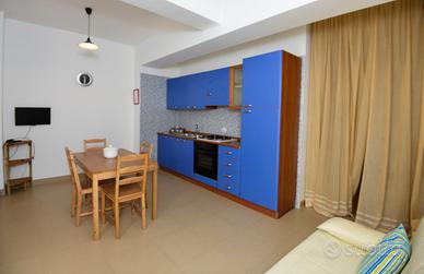 AMPIO MONOLOCALE con verandina a 5' dal mare