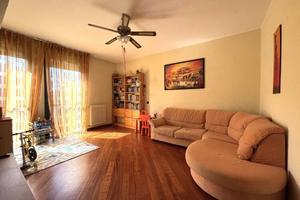 Appartamento di 111 m² con 5 locali e box auto a M