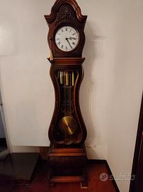 Orologio a pendolo da pavimento in legno anni ’90