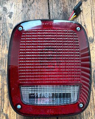Fanalino posteriore Jeep Wrangler TJ 96 – 06