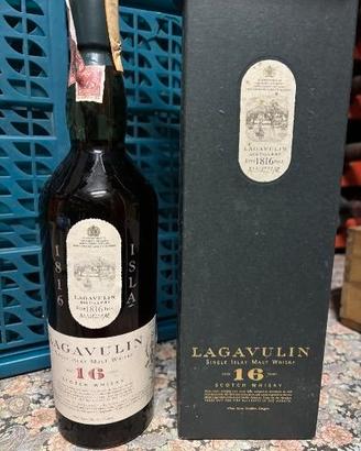 Lagavulin 16 Years Old White Horse Distillers