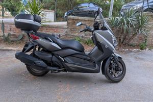 Yamaha X-Max 400
