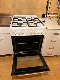 Cucina a gas 4 fuochi forno elettrico