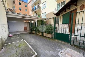 MONOLOCALE A ROMA