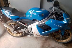 Moto Suzuki