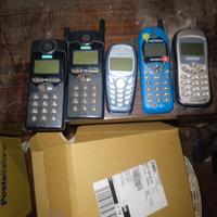 telefoni vintage e walkie-talkie 