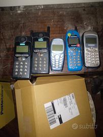 telefoni vintage e walkie-talkie 