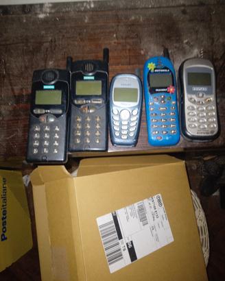 telefoni vintage e walkie-talkie 