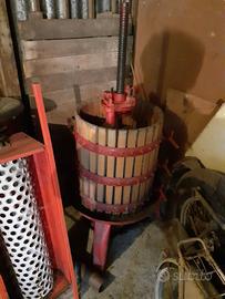 Torchio manuale per uva