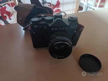 macchina fotografica zenith 12XP