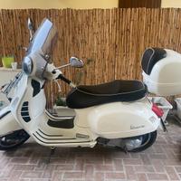 Scooter vespa gt300